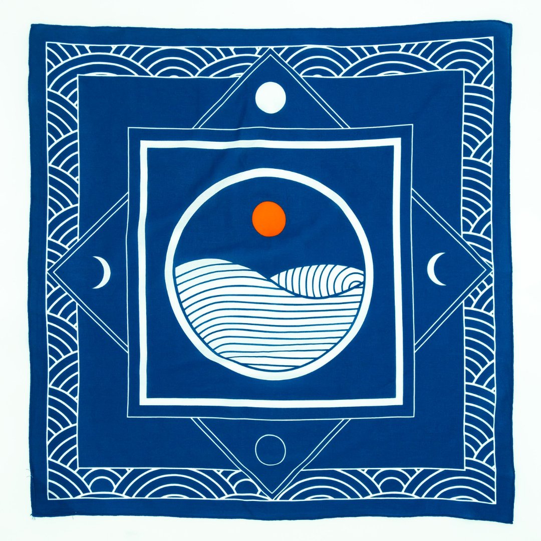 "Breaking Waves" Bandana