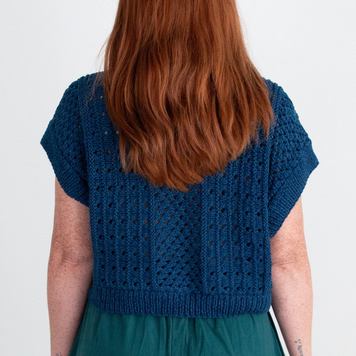 Sleeveless Anita Sweater, indigo *botanical dye
